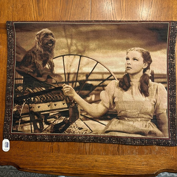 NWT HAS NEVER BEEN HUNG WIZARD OF OZ DOROTHY & TOTO TAPESTRY WALL HANGING
